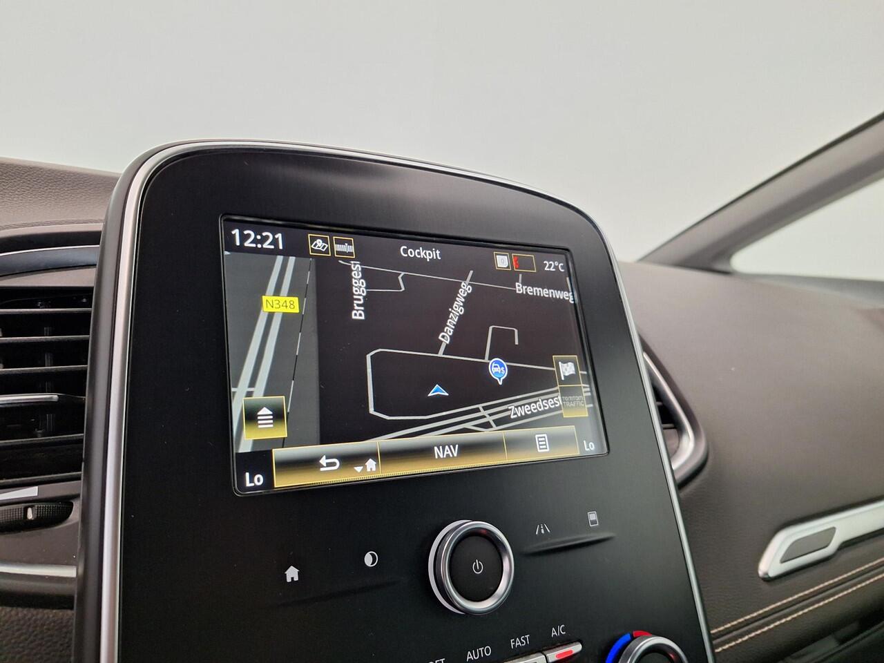 Renault SCENIC 1.3 TCe 140 EDC Intens | Navigatie | Climate Control | Cruise Control | Dodehoek Detectie | Parkeersensoren voor, achter en achteruitrijcamera | Apple Carplay/Android Auto