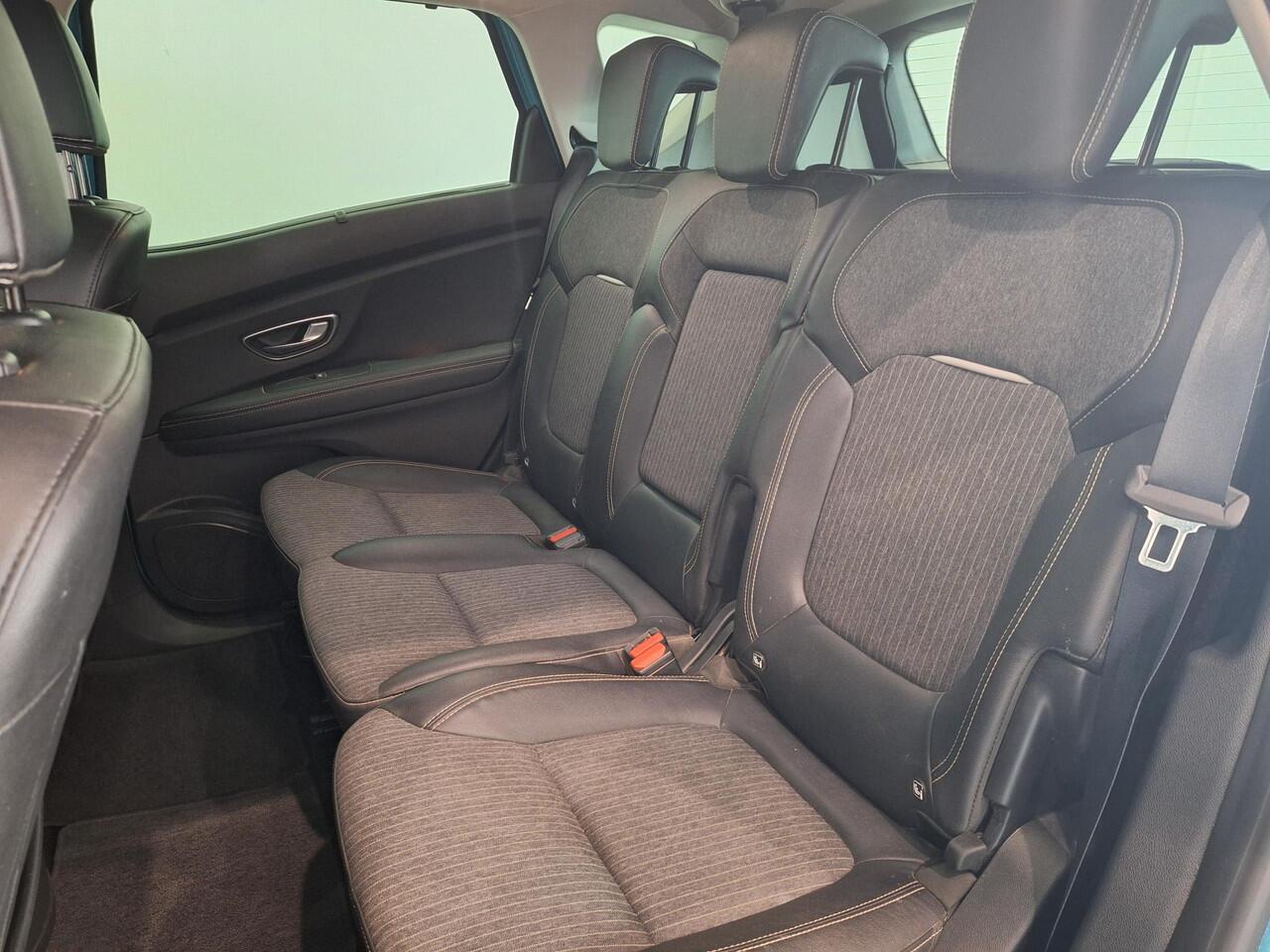 Renault SCENIC 1.3 TCe 140 EDC Intens | Navigatie | Climate Control | Cruise Control | Dodehoek Detectie | Parkeersensoren voor, achter en achteruitrijcamera | Apple Carplay/Android Auto