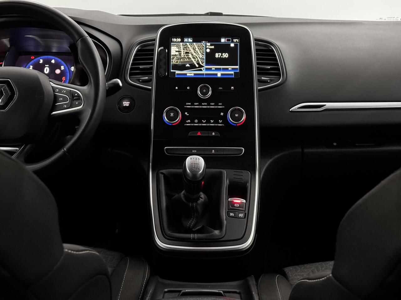 Renault SCENIC 1.3 TCe Intens Clima, Camera, Navi, Keyless start, Cruise control, A start stop, Virtual desk