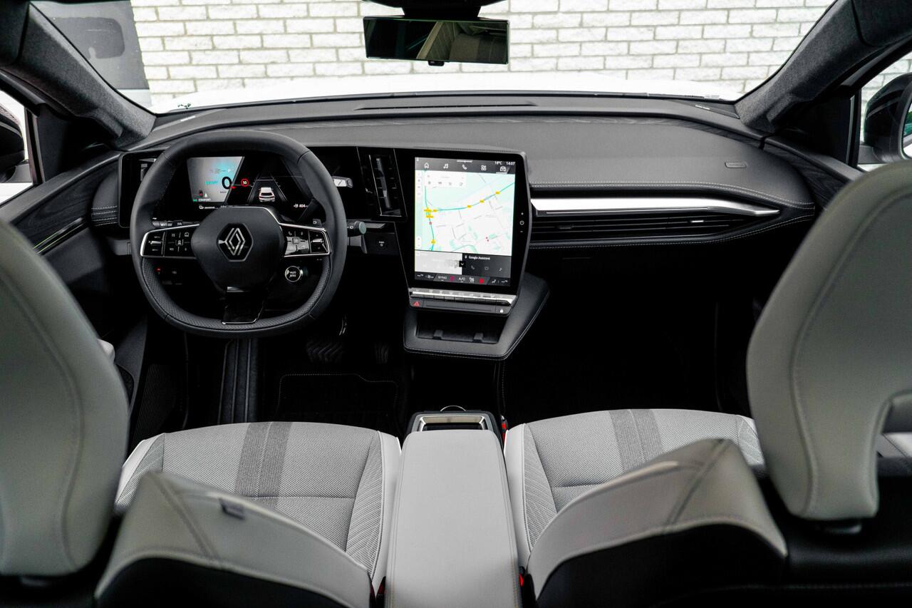 Renault SCENIC E-Tech EV87 long range iconic | Panoramadak | Harman Kardon audio | Around view camera | 16 % bijtelling over 30K > 60 mnd af nieuw | | incl. Bovag rijklaarpakket met 12 maanden garantie |