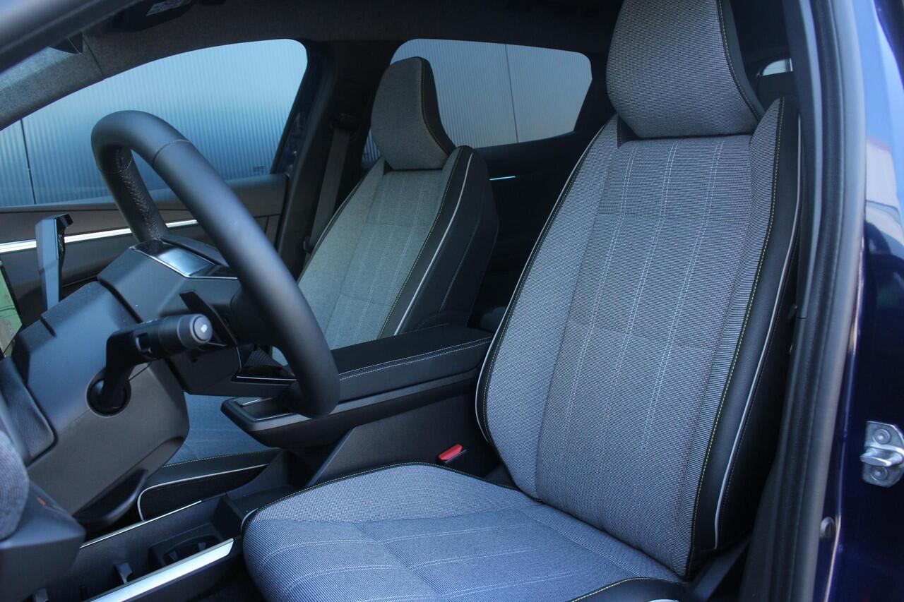 Renault SCENIC E-Tech EV87 220Pk long range Techno | Navigatie Via Google | Apple & Android Carplay | Parkeersensoren Voor & Achter | Achteruitrijcamera | Climate Control | Cruise Control Adaptief | Privacy Glass | Keyless Entry | Solarbay Panorama Dak |