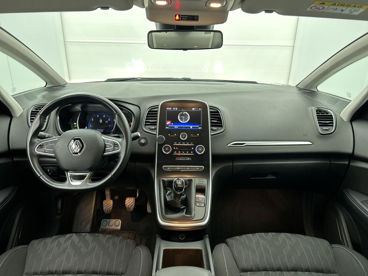 Renault SCENIC 1.3 TCe Limited / CAMERA / NAVI / Park. sensoren V+A / Stoelverwarming