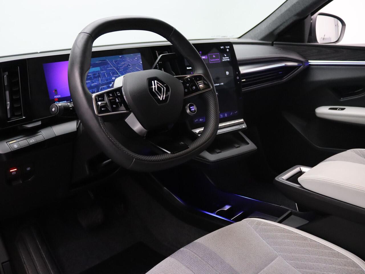 Renault SCENIC E-Tech EV87 220pk long range iconic Harman Kardon | 360° Camera | Adapt. cruise | Navi | Stoel-stuurverwarming