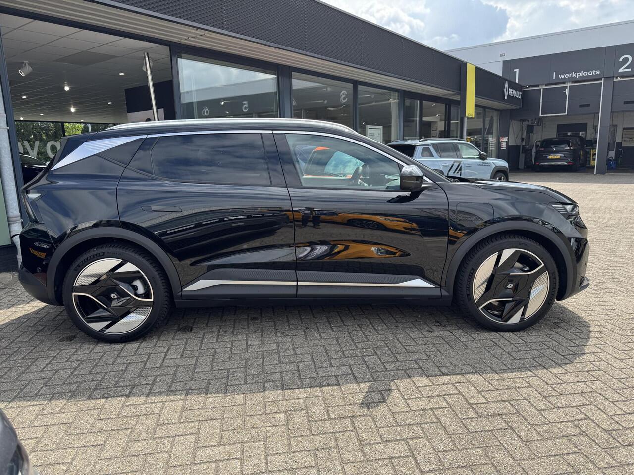 Renault SCENIC E-Tech EV87 long range iconic / 360 CAMERA / STOEL & STUURWIELVERWARMING / ALL SEASON BANDEN / ELEKTRISCH VERSTELBARE STOELEN /