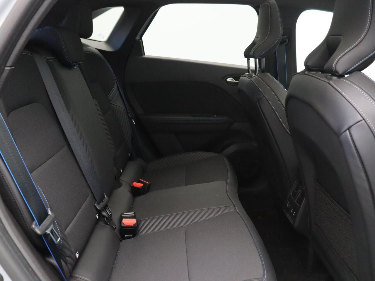 Renault Symbioz 1.6 E-Tech hybrid 145pk esprit Alpine | Panoramadak | Harman Kardon | Active driver assist | Stoel- en voorruitverwarming |