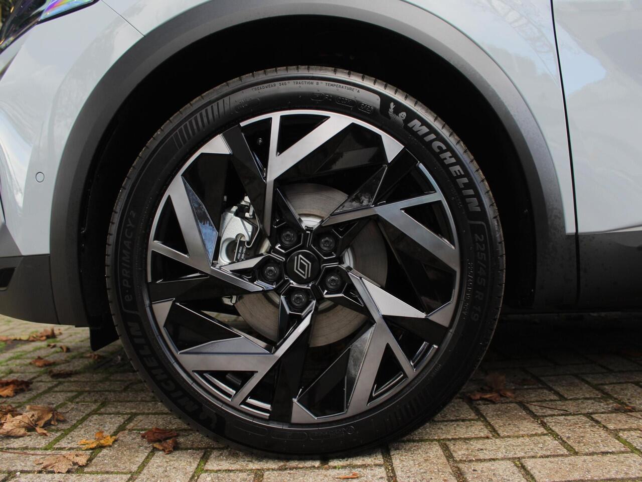 Renault Symbioz 1.8 E-Tech Full Hybrid 160 esprit Alpine AUTOMAAT / NIEUW / ¤4.000 VOORDEEL / 10,4'' NAVI / 10,25'' DASHBOARD / 360° CAMERA / PDC 360 / ADAPT. CRUISE / STUURV. / BLINDSPOT / E.L. KLEP / PRIVACY GLASS / DAB / APPLE CARPLAY / ANDROID AUTO / 19'' LMV