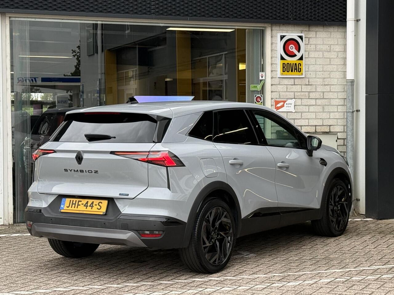 Renault Symbioz 1.6 E-Tech full hybrid 145 esprit Alpine | Stoel & stuur verwarming | Elektrische voorstoelen | Google Maps | DAB | Achteruitrijcamera | Cruise adaptief | Lichtmetaal 19''