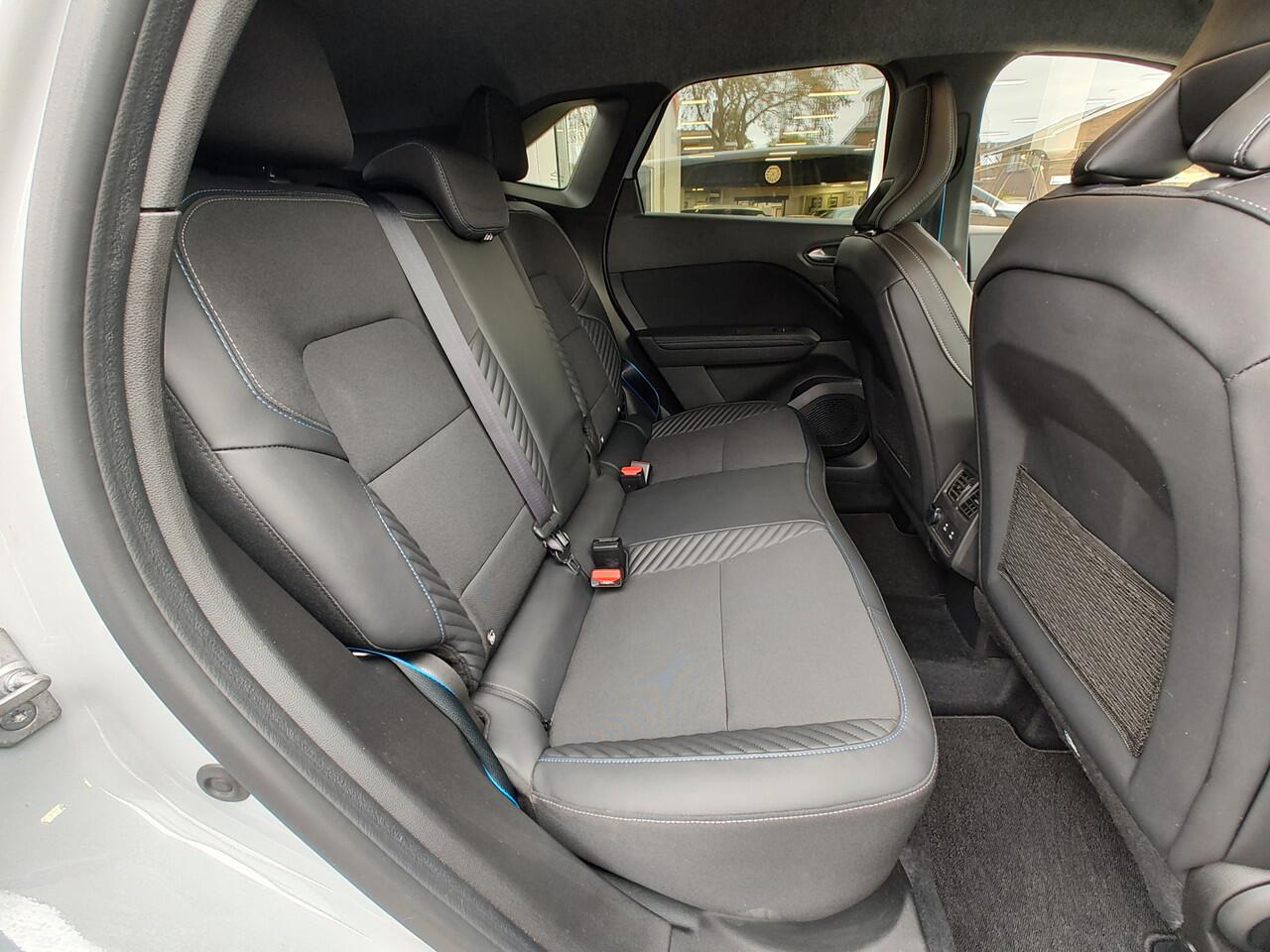 Renault Symbioz 1.6 E-TECH FULL HYBRID 145 ESPRIT ALPINE Stuurverwarming | Keyless | Navi (Google Maps)