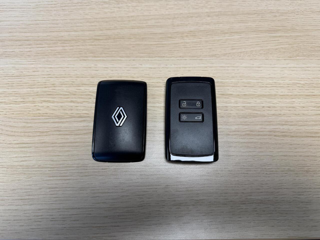 Renault Symbioz 1.6 E-Tech full hybrid 145 techno / Fabrieksgarantie tot 04-2027 / Adaptieve Cruise / Camera / Navigatie / Elektr. Achterklep / Dodehoek Detectie / Apple Carplay & Android Auto /