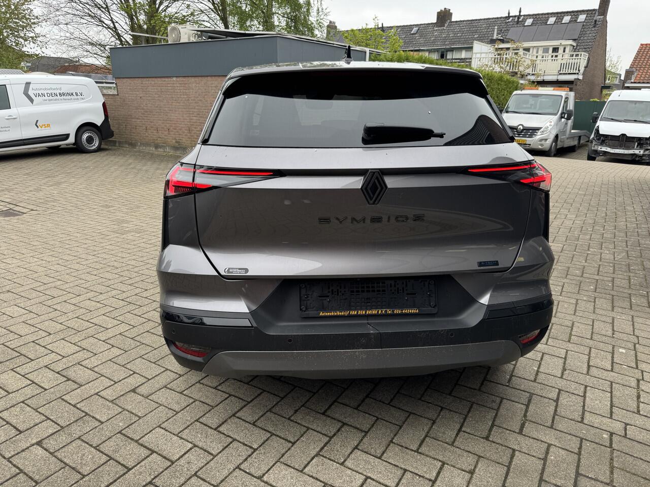 Renault Symbioz 1.6 E-Tech full hybrid 145 esprit Alpine PANODAK/ HARMAN EN KARDON/ADAPTIEVE CRUIS CONTROL