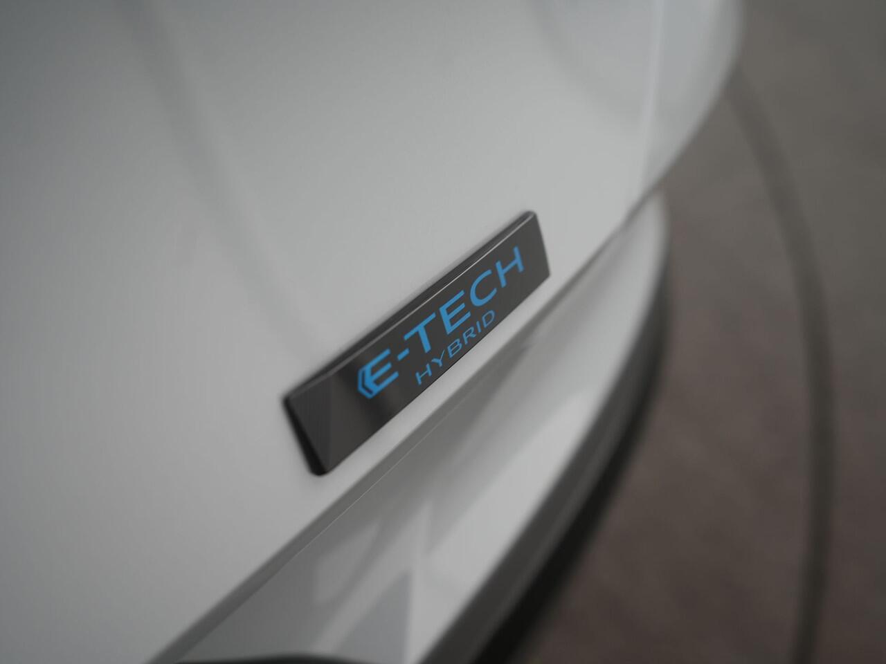 Renault Symbioz 1.8 E-Tech Full Hybrid 160 Esprit Alpine - DEMO - 160 pk - All seasonbanden - Adaptive Cruise Control - Achteruitrijcamera - Apple Carplay - Android Auto - Harman Kardon Audio -