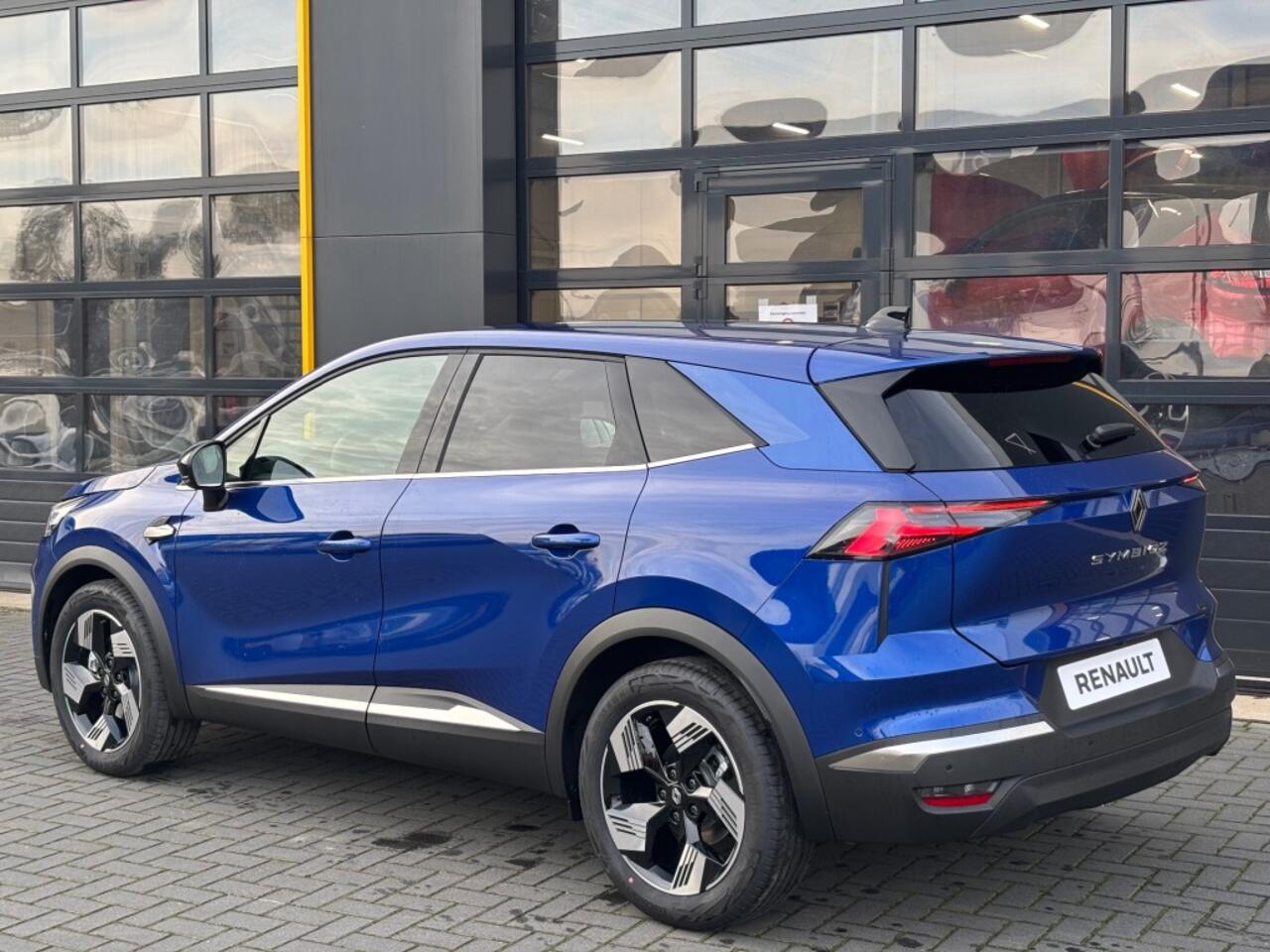 Renault Symbioz Techno Full Hybrid E-Tech 160 Pack driving en Comfort