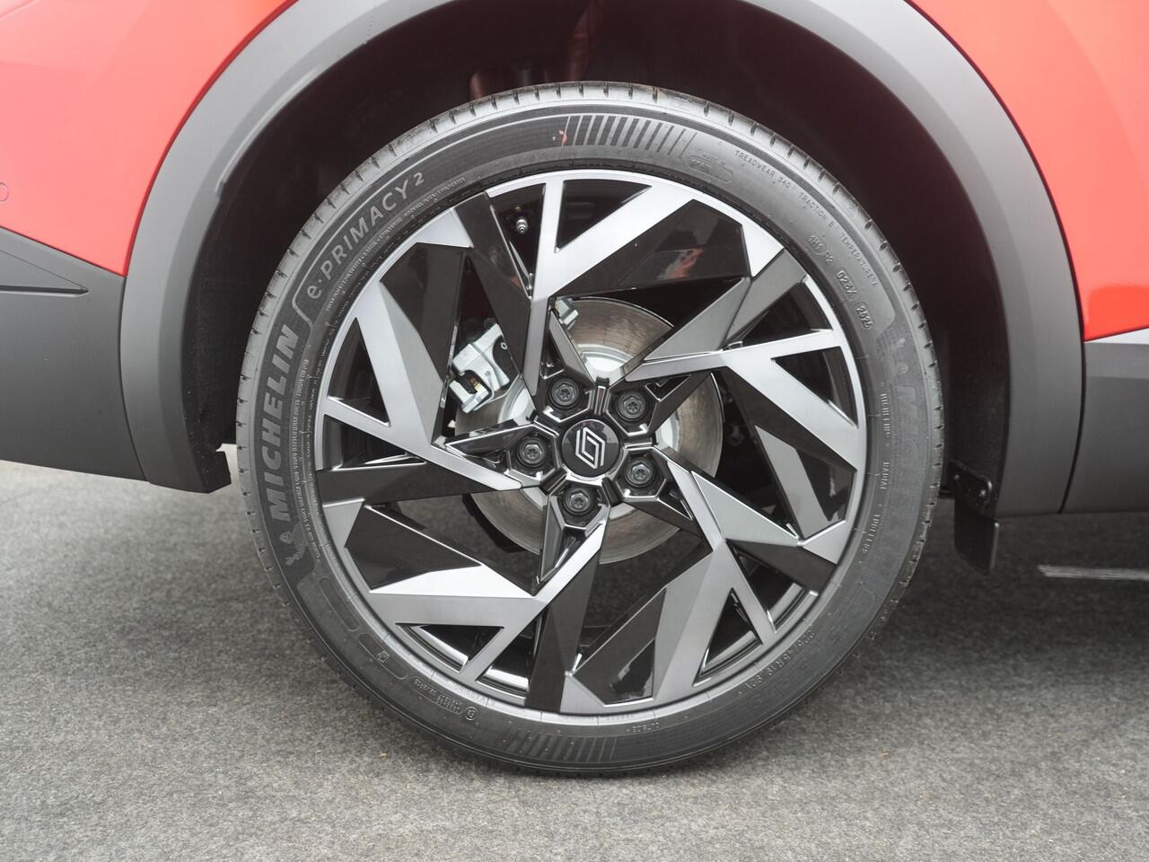 Renault Symbioz 1.8 E-Tech Full Hybrid 160 Esprit Alpine - DEMO - 160 pk - All seasonbanden - Adaptive Cruise Control - Achteruitrijcamera - Apple Carplay - Android Auto - Harman Kardon Audio -