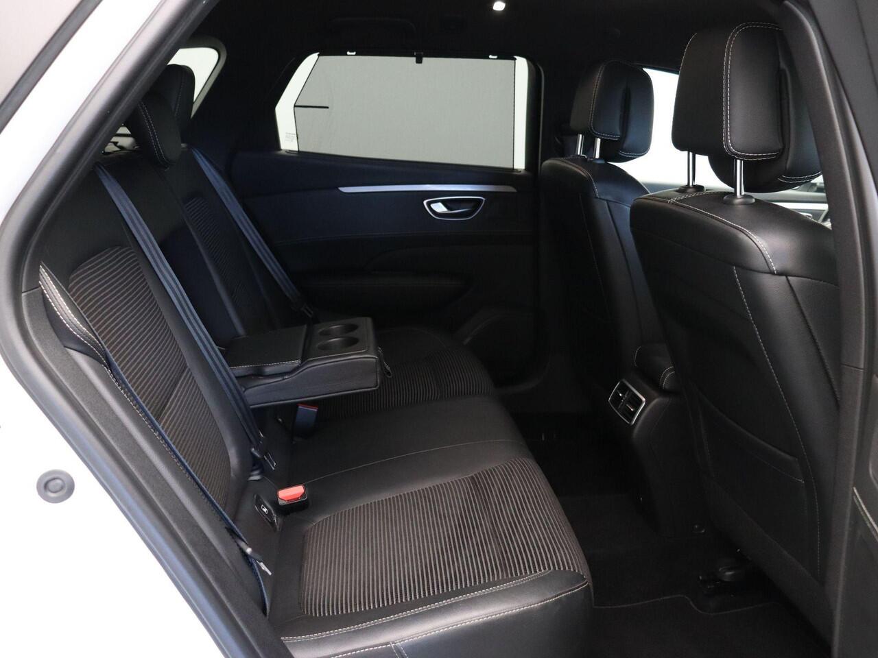 Renault TALISMAN Estate 160pk TCe Business Intens | Half leder | Automaat | Stoel & stuur verwarming | Achteruitrijcamera |