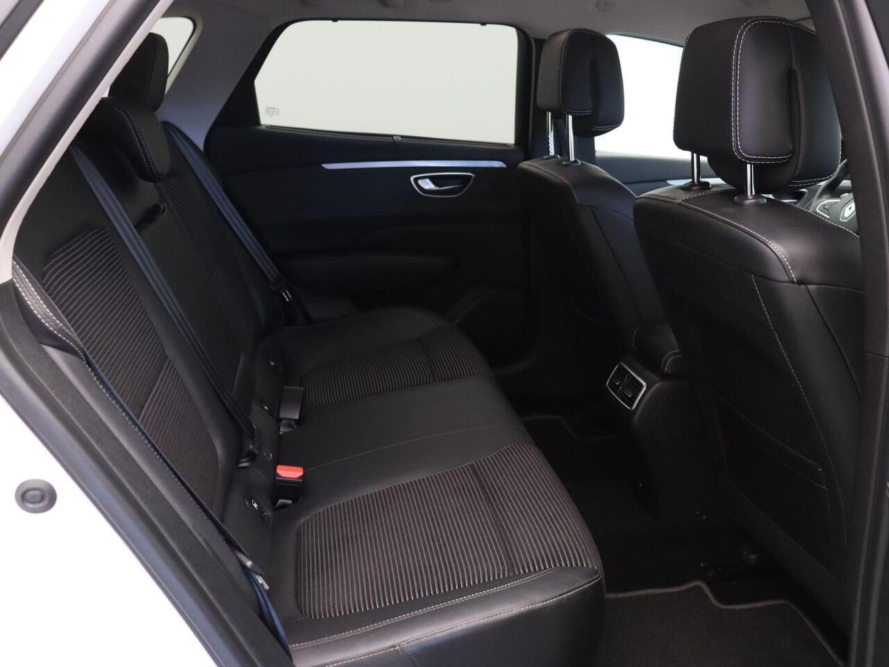 Renault TALISMAN Estate TCe 160pk EDC/Autom. Intens | Stoelverwarming | Elektrische Kofferklep | Navigatie | Massage functie |