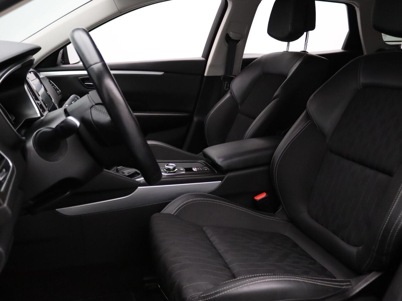 Renault TALISMAN Estate TCe 160pk Limited EDC/Automaat Cruise | Climate | Carplay | Parkeersens. v+a