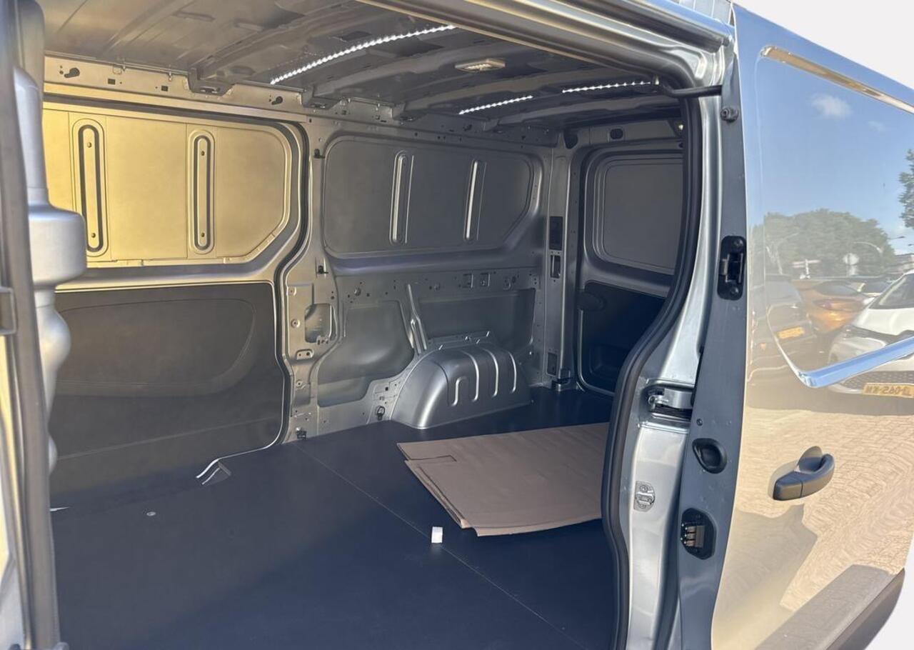 Renault TRAFIC 2.0 Blue dCi 110 T30 L2H1 Advance - Zijdeur link + rechts - EASY LINK navi - Additionele parkeerhulp - Houten laadvloer