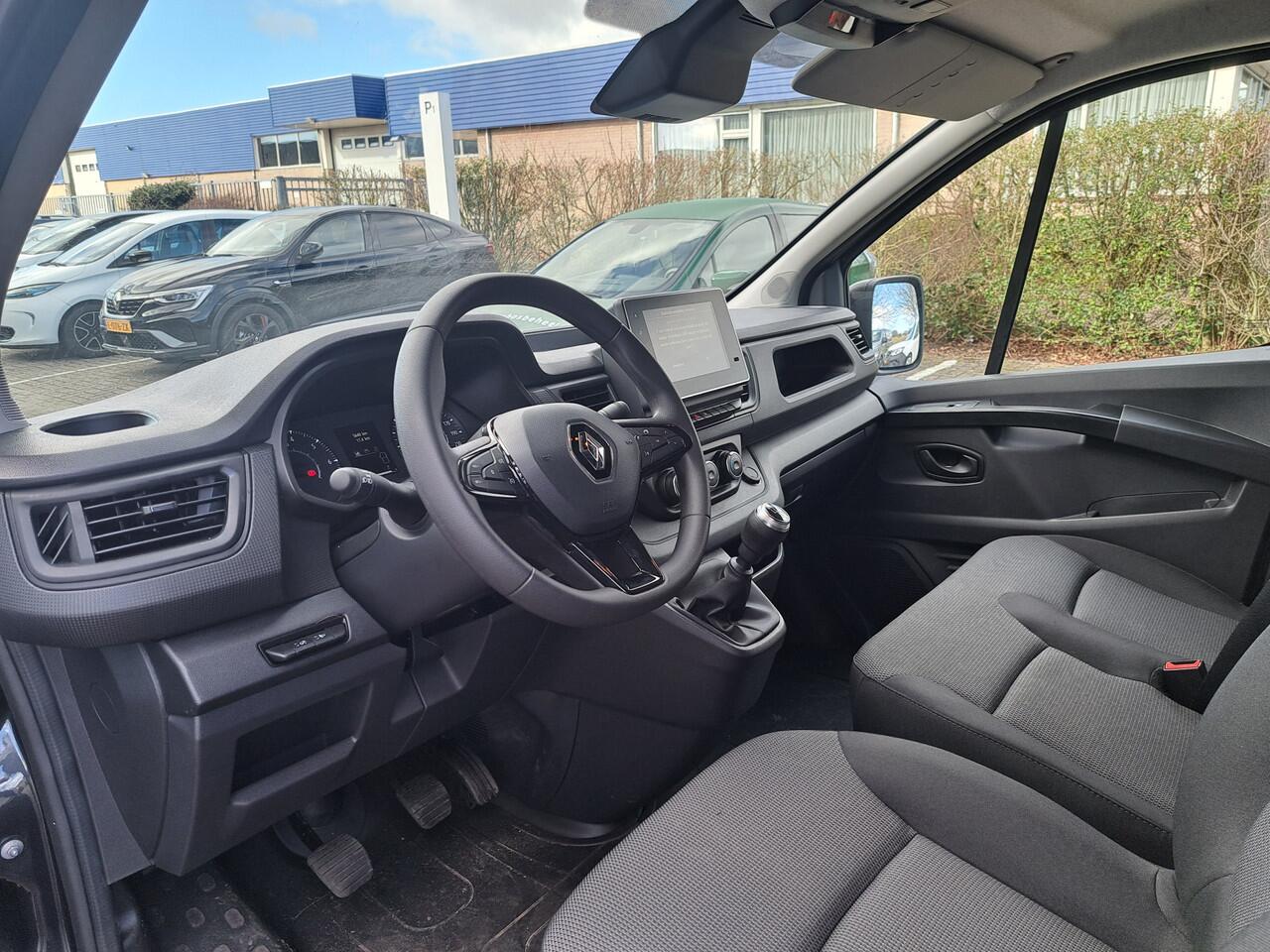 Renault TRAFIC 2.0 dCi 130 T30 L2H1 GB Comfort Black Edition | Airco | Cruise | LM velgen | Betimmering | Trekhaak | Bijrijdersbank | Demonstratieauto, vraag naar beschikbaarheid ! |