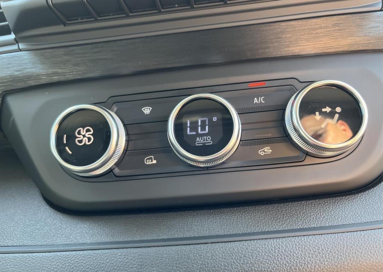 Renault TRAFIC 2.0 Blue dC1 150 EDC T30 L2H1 Advance - Zijschuifdeur links zonder ruit / EASY LINK navigatiesysteem met 8\" touchscreen en DAB+ radio en kaart Europa / Additionele parkeerhulp / Vierseizoenbanden met sneeuwvlokicoon / Reservewie