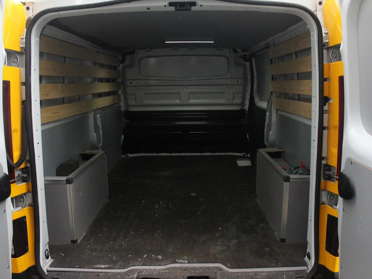 Renault TRAFIC 2.0 dCi 130 T30 L2H1 Work Edition / DEMO / 33.000KM / AIRCO / DAB / CRUISE CONTROL / BETIMMERING