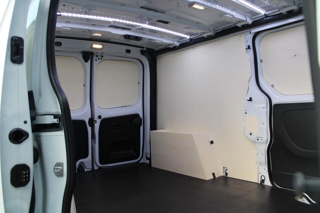 Renault TRAFIC 2.0 Blue dCi 170 T30 L2H1 Extra 170pk - 2x Schuifdeur - Betimmering - Stoelverwarming - Trekhaak - Camera - LED - Blind Spot - Rijklaar