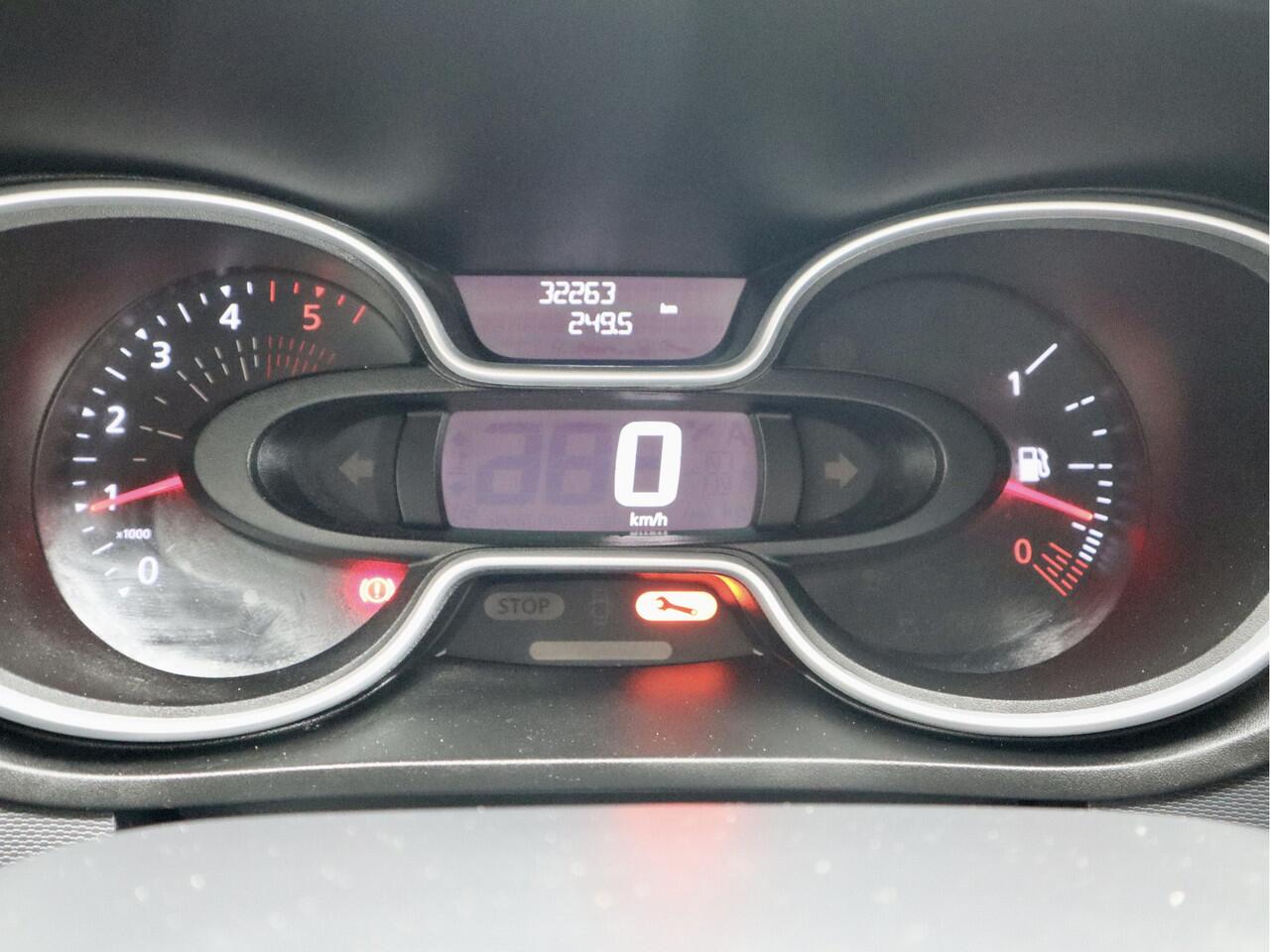 Renault TRAFIC 2.0 dCi 120PK LANG 32000KM!! MARGE-BTW VRIJ