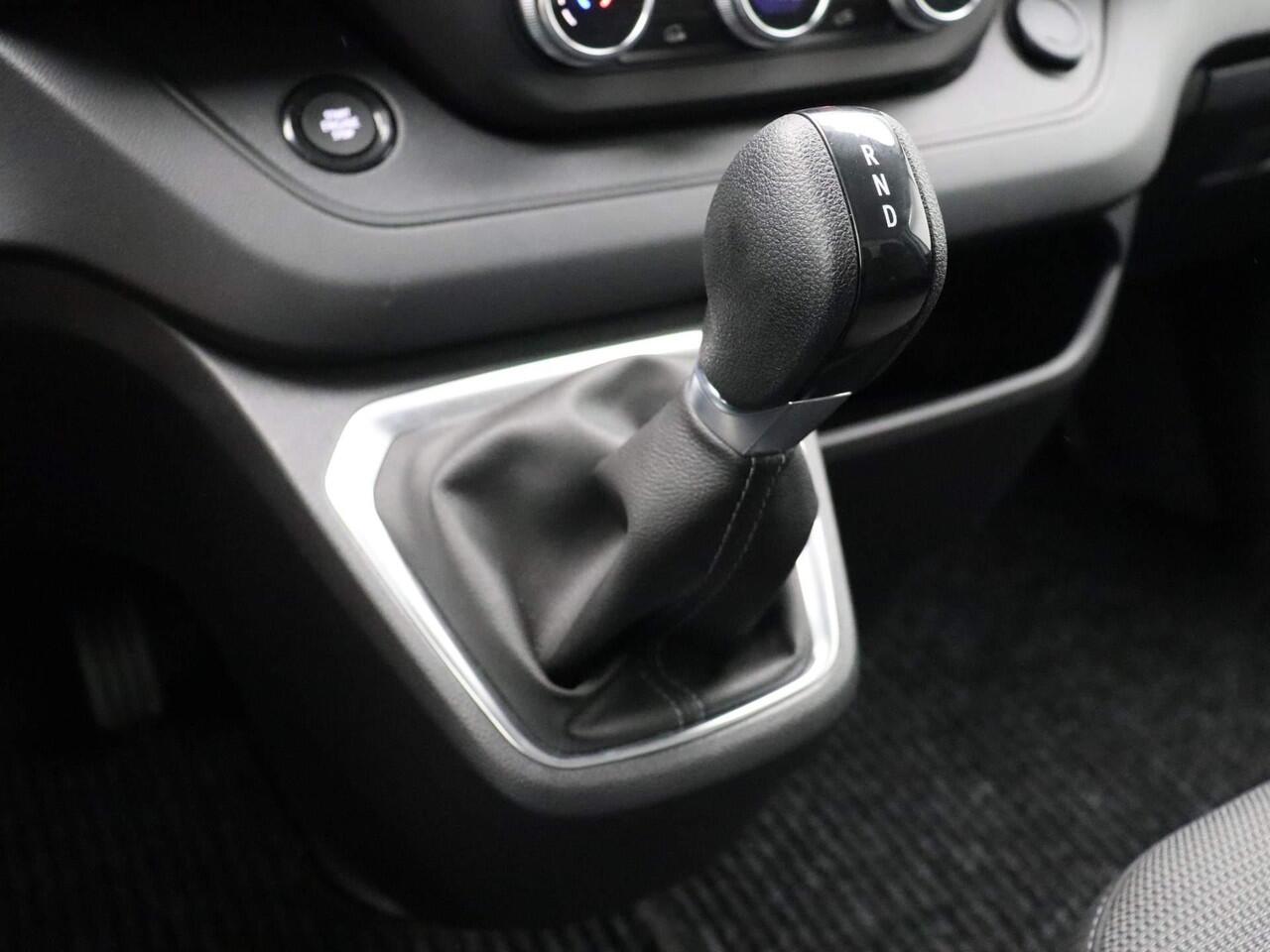 Renault TRAFIC E-Tech T29 L2H1 Comfort 52 kWh | Volledig elektrisch | Parkeersensoren rondom | Achteruitrijcamera | Laadruimtebetimmering |