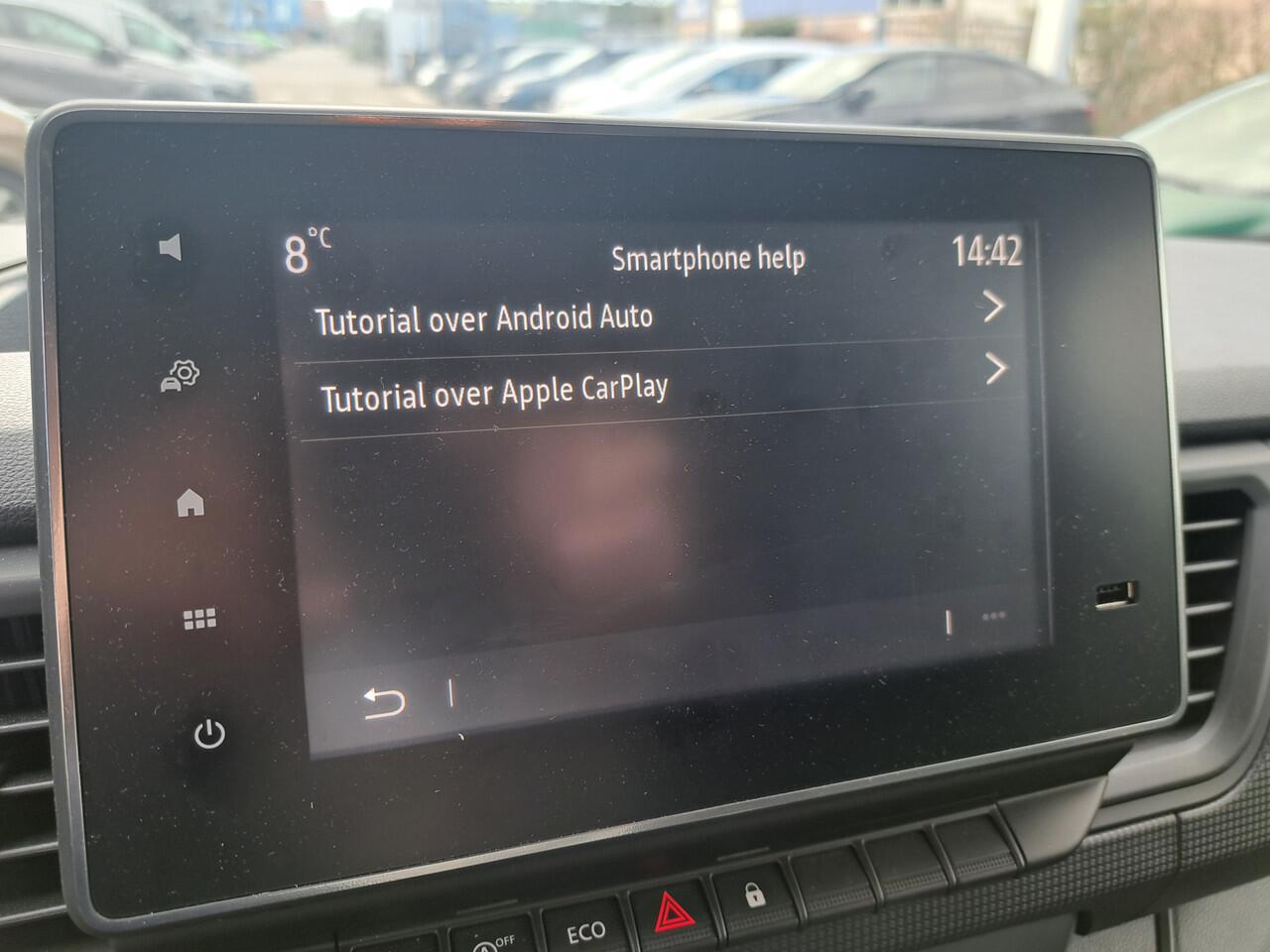 Renault TRAFIC 2.0 dCi 130 T30 L2H1 GB Comfort Black Edition | Airco | Cruise | LM velgen | Betimmering | Trekhaak | Bijrijdersbank | Demonstratieauto, vraag naar beschikbaarheid ! |