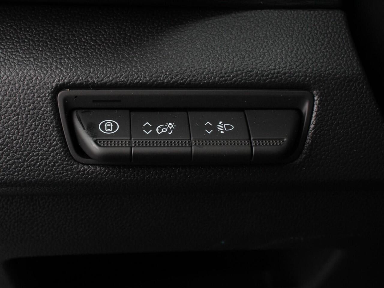 Renault TRAFIC 2.0 Blue dCi 130 T30 L2H1 Advance Navigatie Airco Lichtmetalen velgen Betimmering Trekhaak Parkeer sensoren Dab