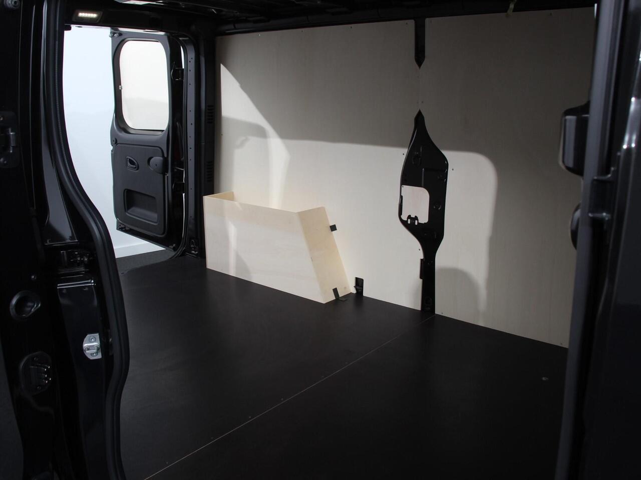 Renault TRAFIC 2.0 150PK L2H1 Advance Navigatie Airco Lichtmetalen velgen Trekhaak Camera Parkeer sensoren