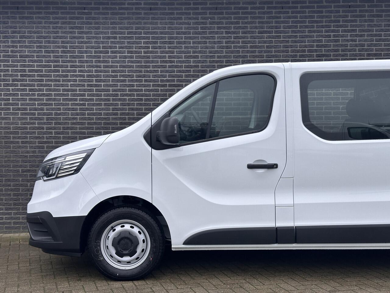 Renault TRAFIC 2.0 Blue dCi 130 T29 L2H1 Advance DC | Houten vloer | Zijwandbekleding laadruimte | Trekhaak | All-season