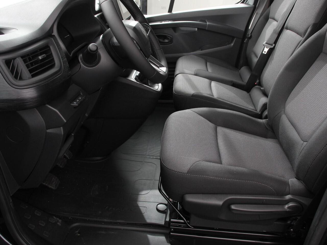 Renault TRAFIC 2.0 Blue dCi 110 T30 L2H1 Advance Navigatie bluetooth DAB Camera Airco Trekhaak Houten bekleding Lichtmetalen velgen