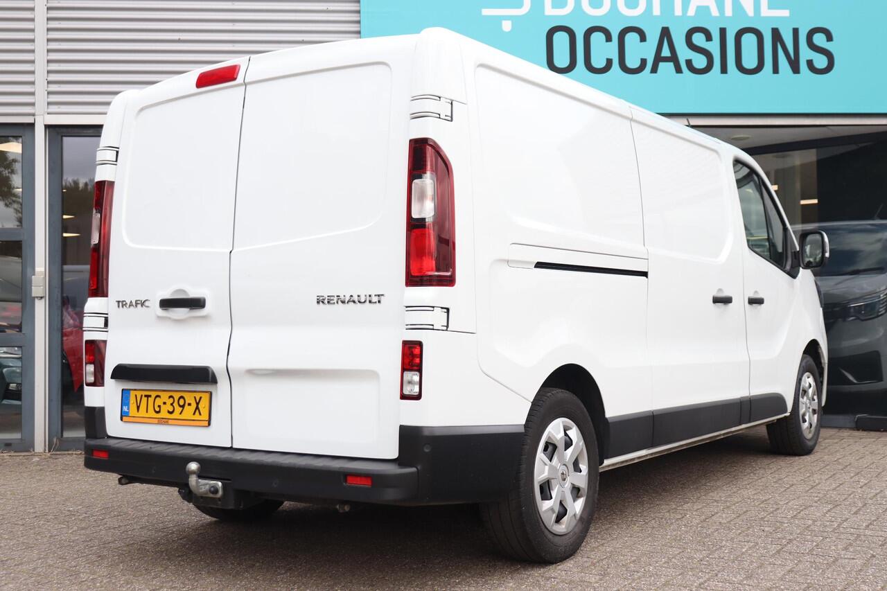 Renault TRAFIC 2.0 dCi 130 T30 L2H1 Work Edition | Airco | Navigatie | Dubbele schuifdeur | Trekhaak | Laadruimte betimmering | AppleCarplay AndroidAuto |