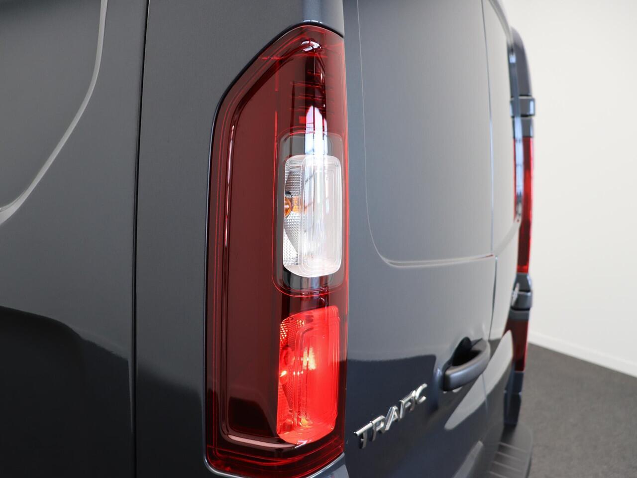 Renault TRAFIC 2.0 Blue dCi 130pk T30 L2H1 Advance | Achteruitrijcamera | Laadruimtepakket | Vierseizoenbanden |