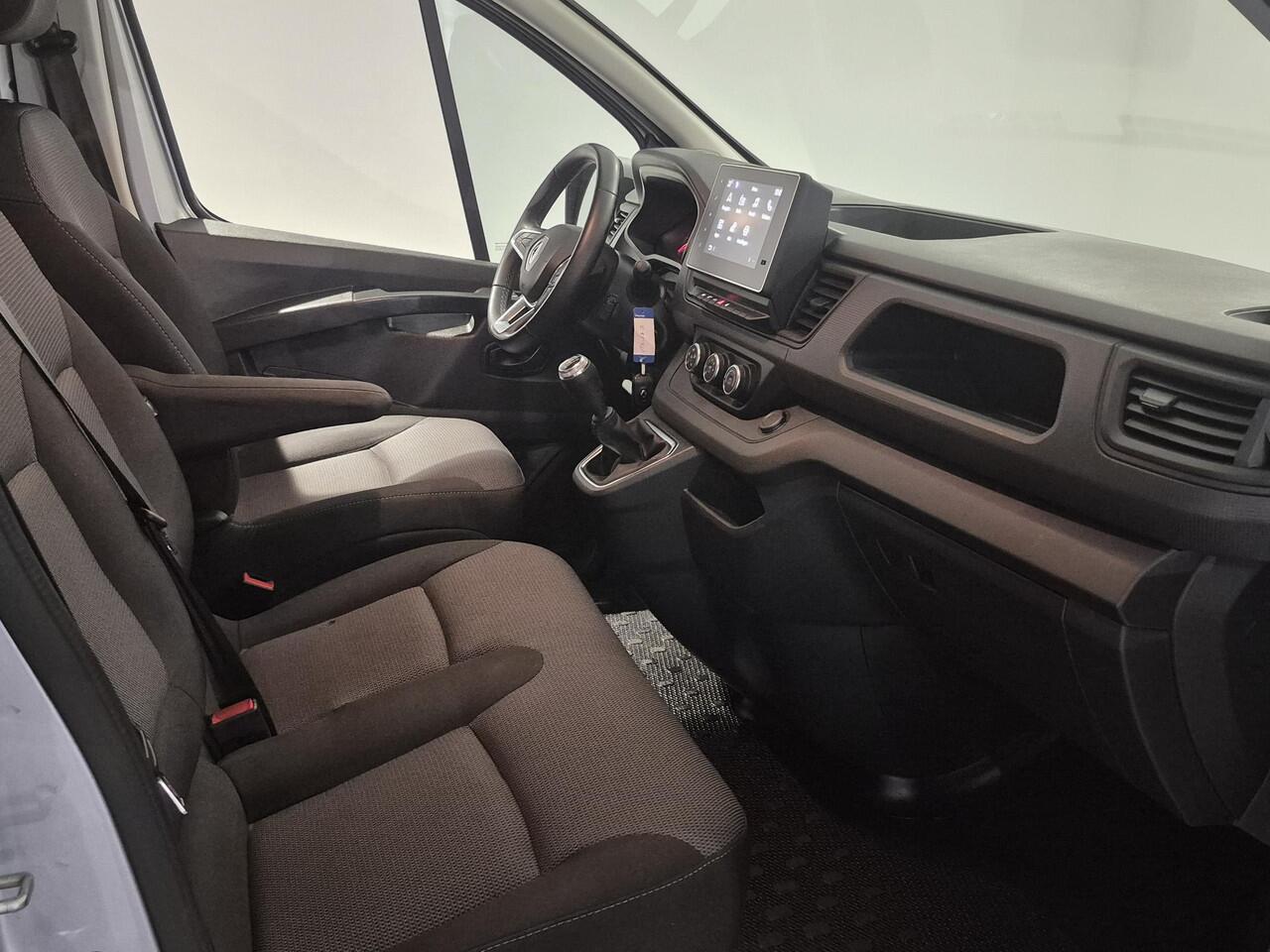 Renault TRAFIC 2.0 dCi 130 T30 L2H1 Work Edition | Laadruimte betimmering | Navigatie | 2 Schuifdeuren