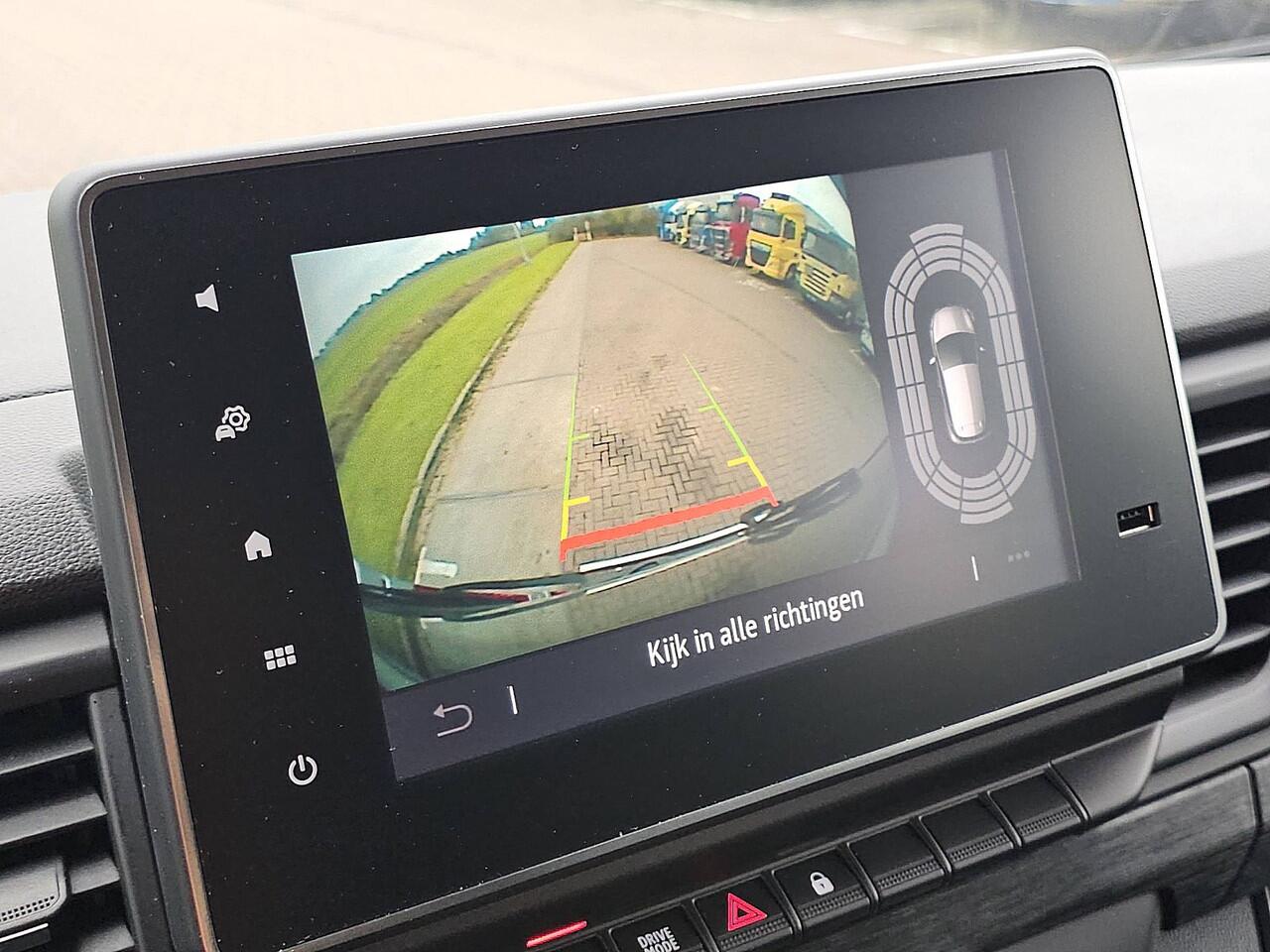 Renault TRAFIC 2.0 dCi L2H1 DC Comfort Camera Navi Cruise Automaat Sidebars Euro6 150Pk NAP 1e Eigenaar!