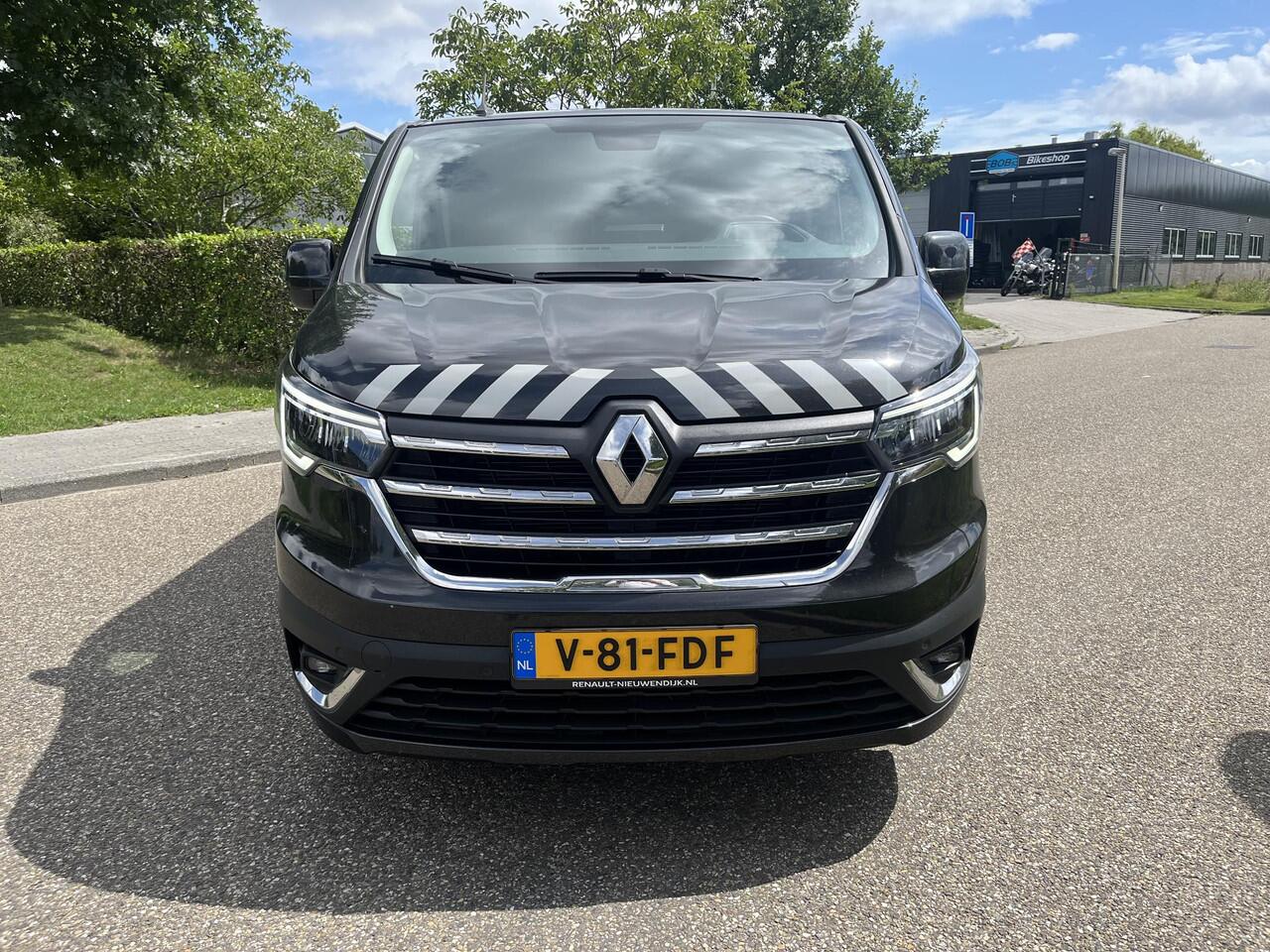 Renault TRAFIC 2.0 dCi 130 T30 L2H1 Work Edition / Demo Amsterdam West / PACK PARKING / EASY LINK NAVIGATIESYSTEEM / LED VERLICHTING IN LAADRUIMTE / VIERSEIZOENBANDEN /