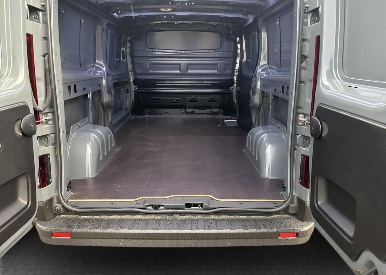 Renault TRAFIC 2.0 Blue dCi 170 T30 L2H1 Extra - Reservewiel / Alarm / 17\" lichtmetalen velgen 'Avens Noir Diamantée' in aluminium en zwart,Houten laadvloer