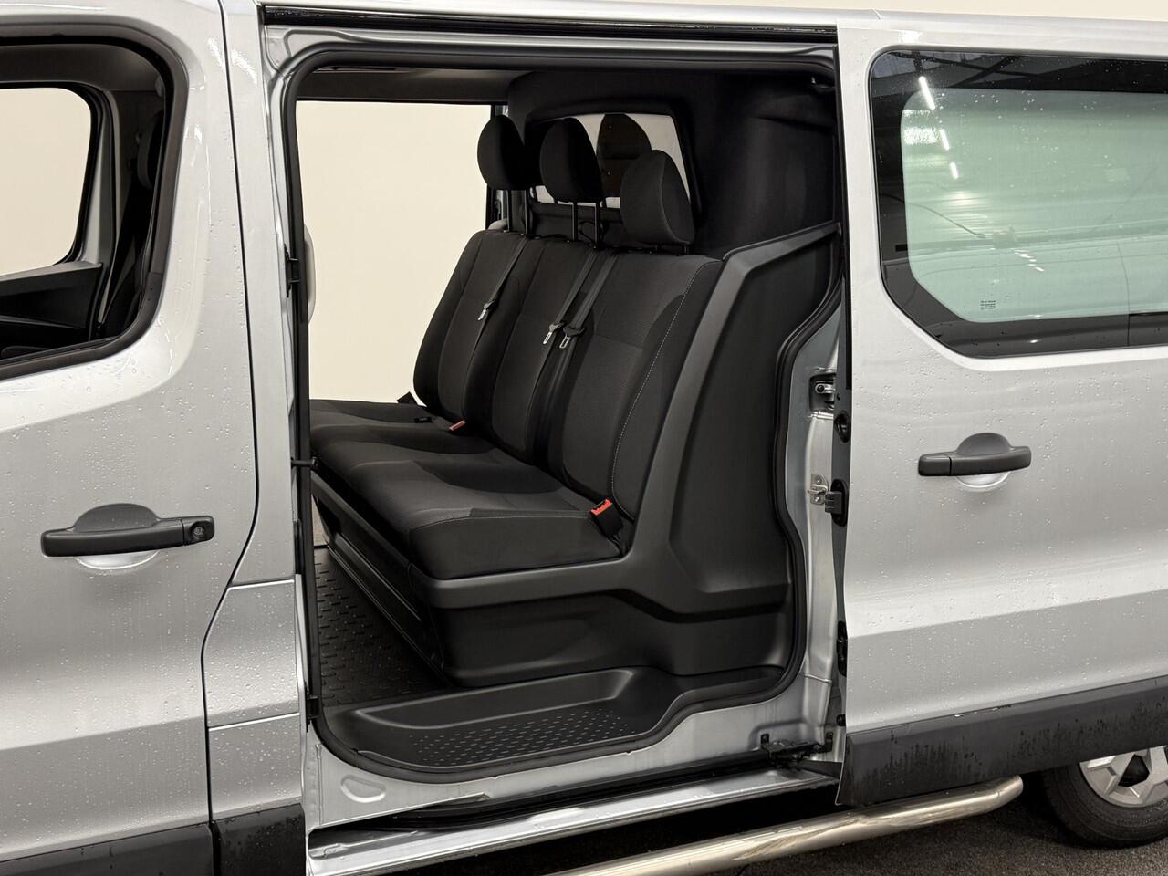 Renault TRAFIC 2.0 DCI 150PK L2H1 Dubbele Cabine Work Edition Airco Cruise Control Navi Parkeersensoren Voor & Achter Camera