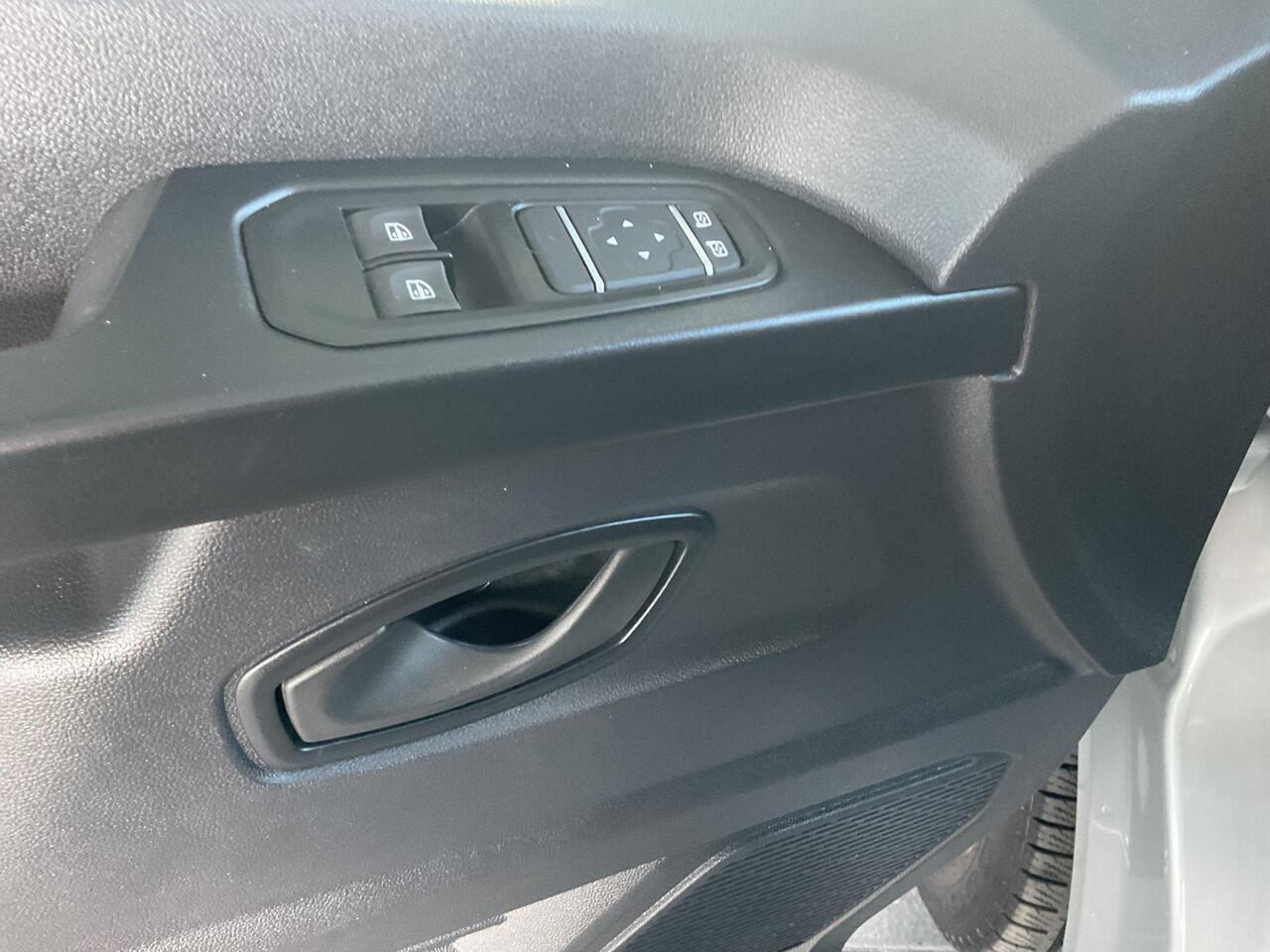 Renault TRAFIC 2.0 dCi 110 T30 L2H1 Comfort AIRCO / CRUISE CONTROL / PARKEERSENSOREN / TREKHAAK / BLUETOOTH / DEALER ONDERHOUDEN / GERESERVEERD !!