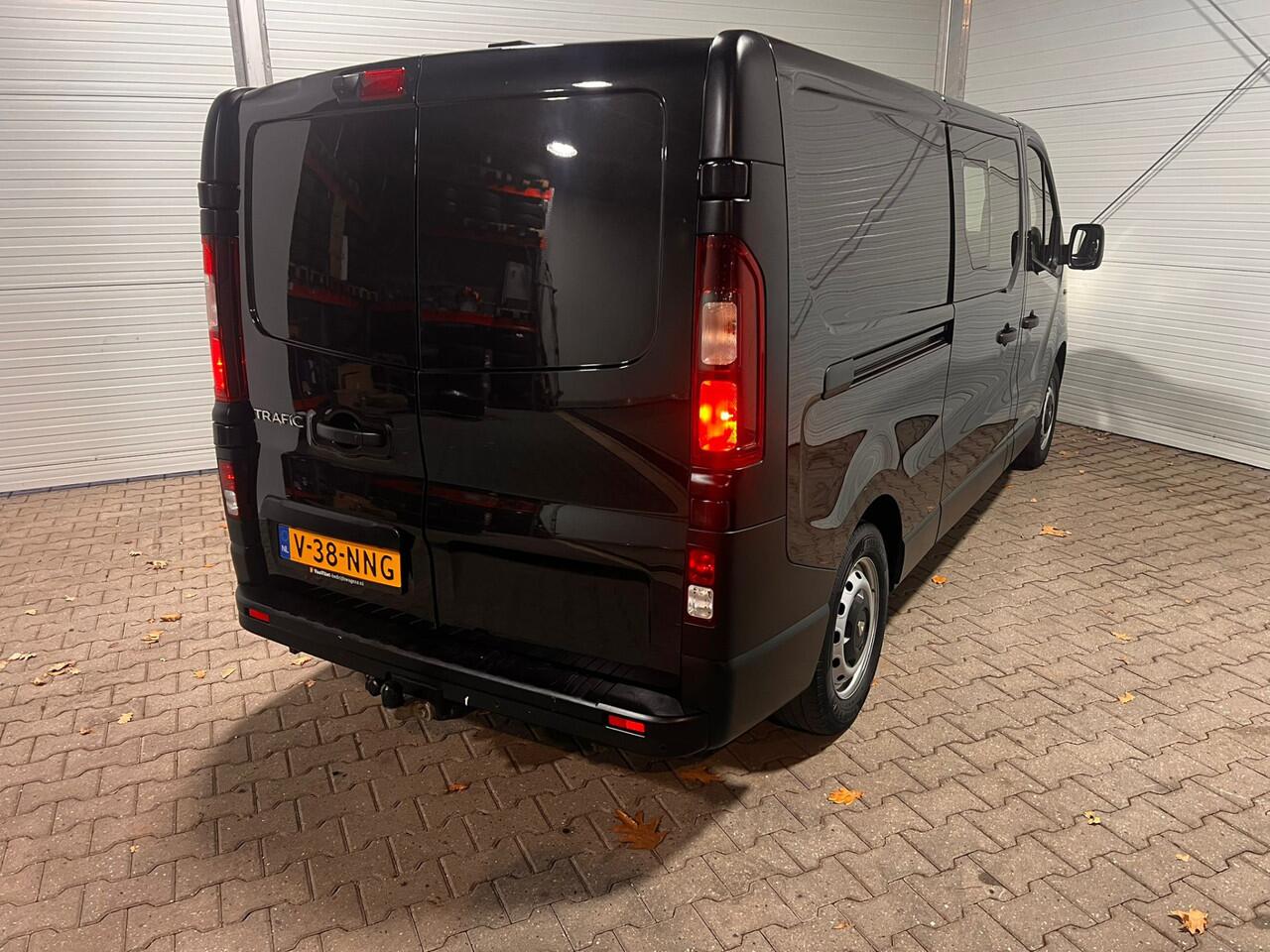 Renault TRAFIC 2.0 dCi 120 T29 L2H1 DC Luxe 6 persoonsuitvoering VVB437 BPM vrij! Benut nu nog uw voordeel!
