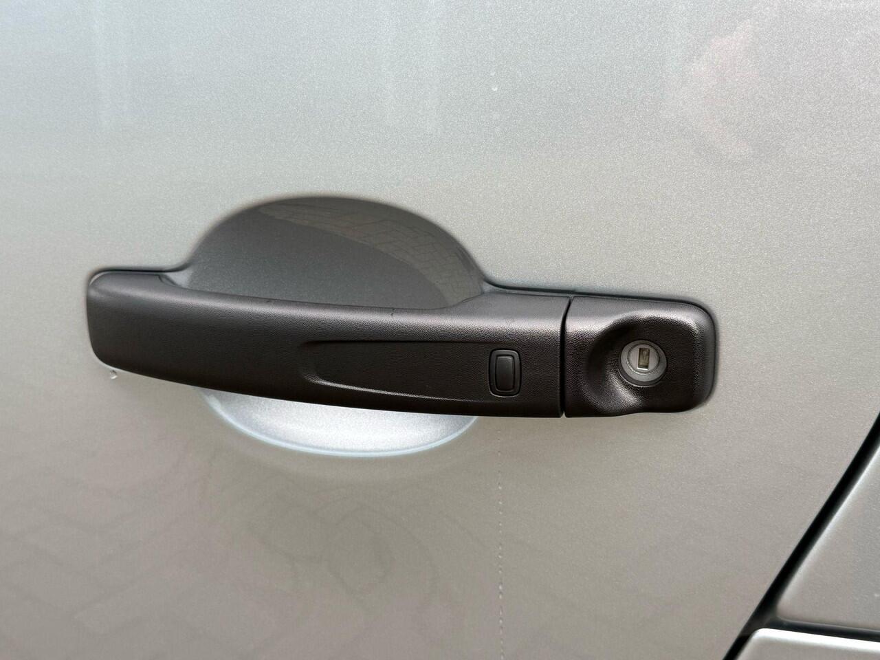 Renault TRAFIC 2.0 Blue dCi 170 DC T30 L2H1 Anniversary | BPM vrij | Direct leverbaar | Navi | Camera