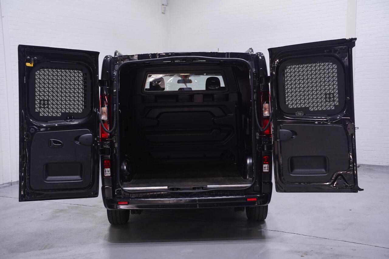 Renault TRAFIC 2.0 dCi 120 pk L2H1 Dubbel Cabine 5p, NAP Camera, Navi, Airco ECC, LED Koplampen, Sidebars