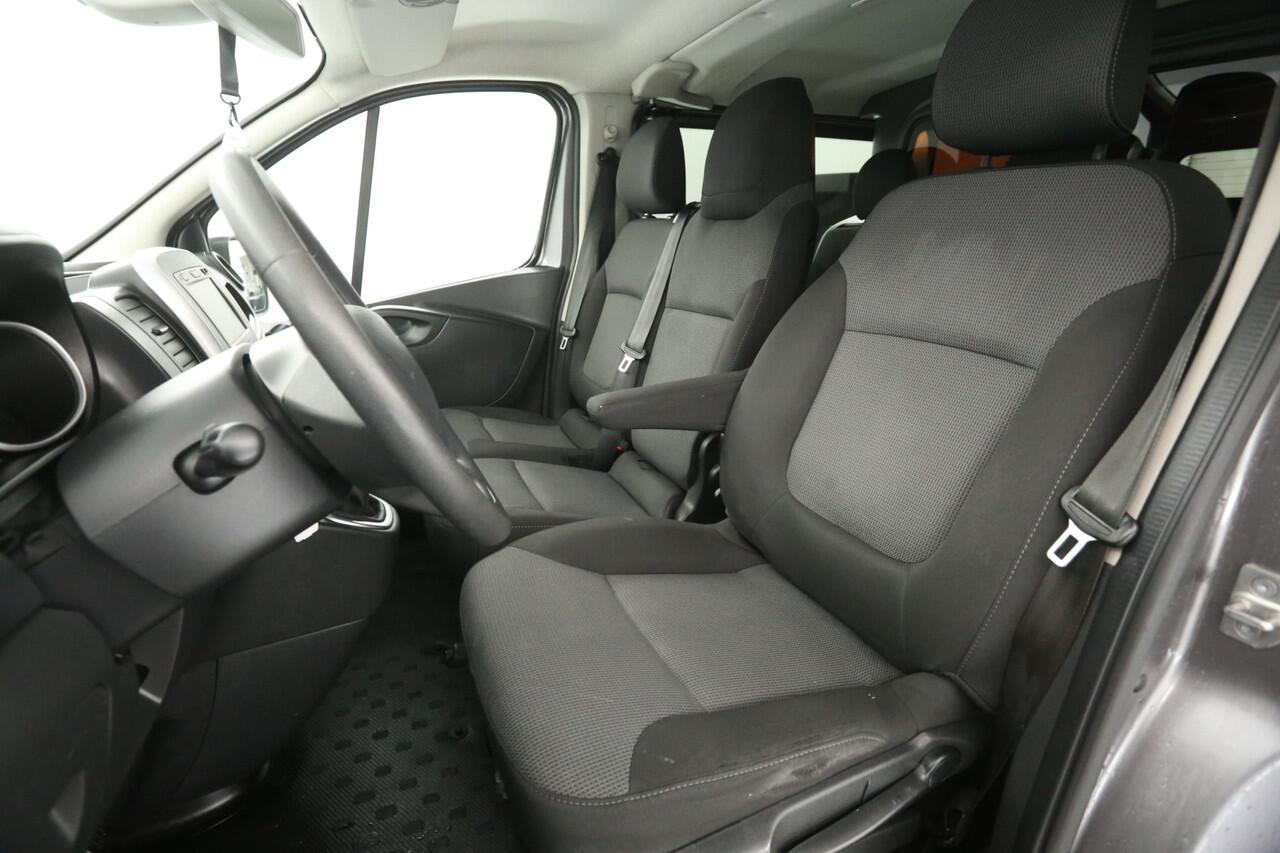 Renault TRAFIC 2.0 dCi T29 145PK L1H1 | Automaat | DC | Airco | Cruise | Camera | Carplay | Trekh. | Imperiaal