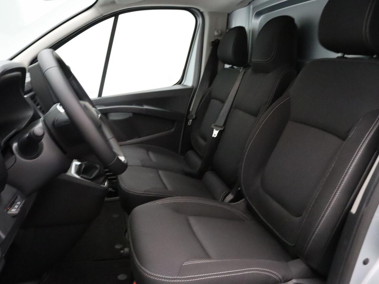 Renault TRAFIC 2.0 Blue dC1 150pk EDC T30 L2H1 Extra 125th Anniversary Camera | Climate | Cruise | Parkeersens. v+a | Stoelverw. | Trekhaak