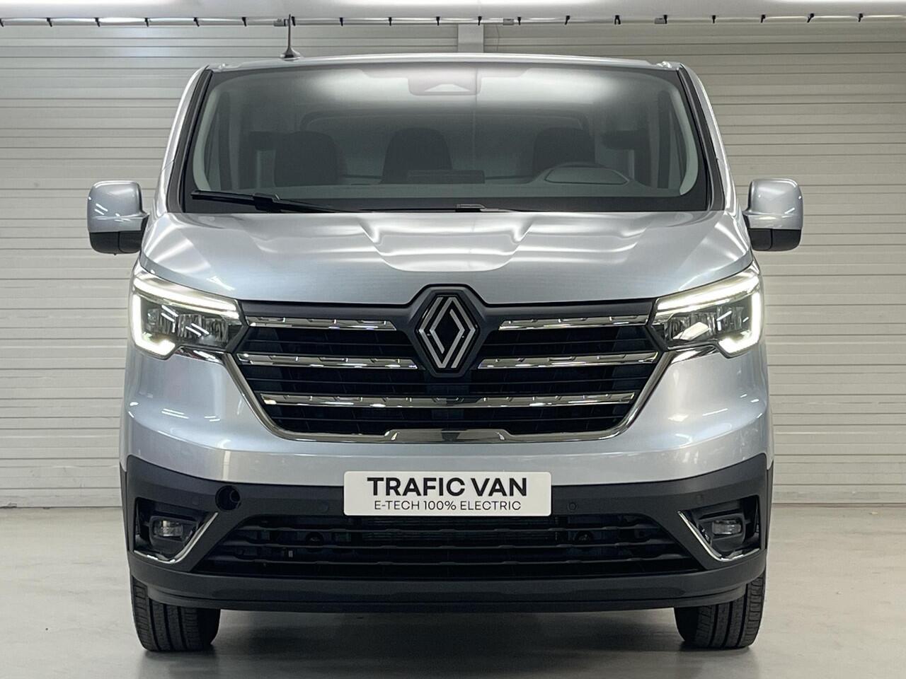 Renault TRAFIC E-Tech T29 L2H1 Advance 52 kWh / 3 Zitplaatsen / Achteruitrijcamera / Parkeersensoren Voor & Achter / Uit Voorraad Leverbaar / Apple Carplay/Android Auto /