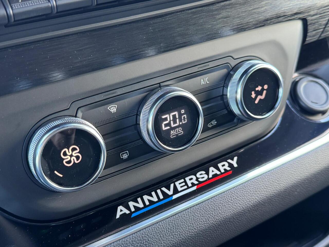 Renault TRAFIC 2.0 Blue dCi 170 T30 L2H1 Anniversary DC | Automaat | Trekhaak | Clima | Navi | LM-velgen | Camera | NL-Auto!