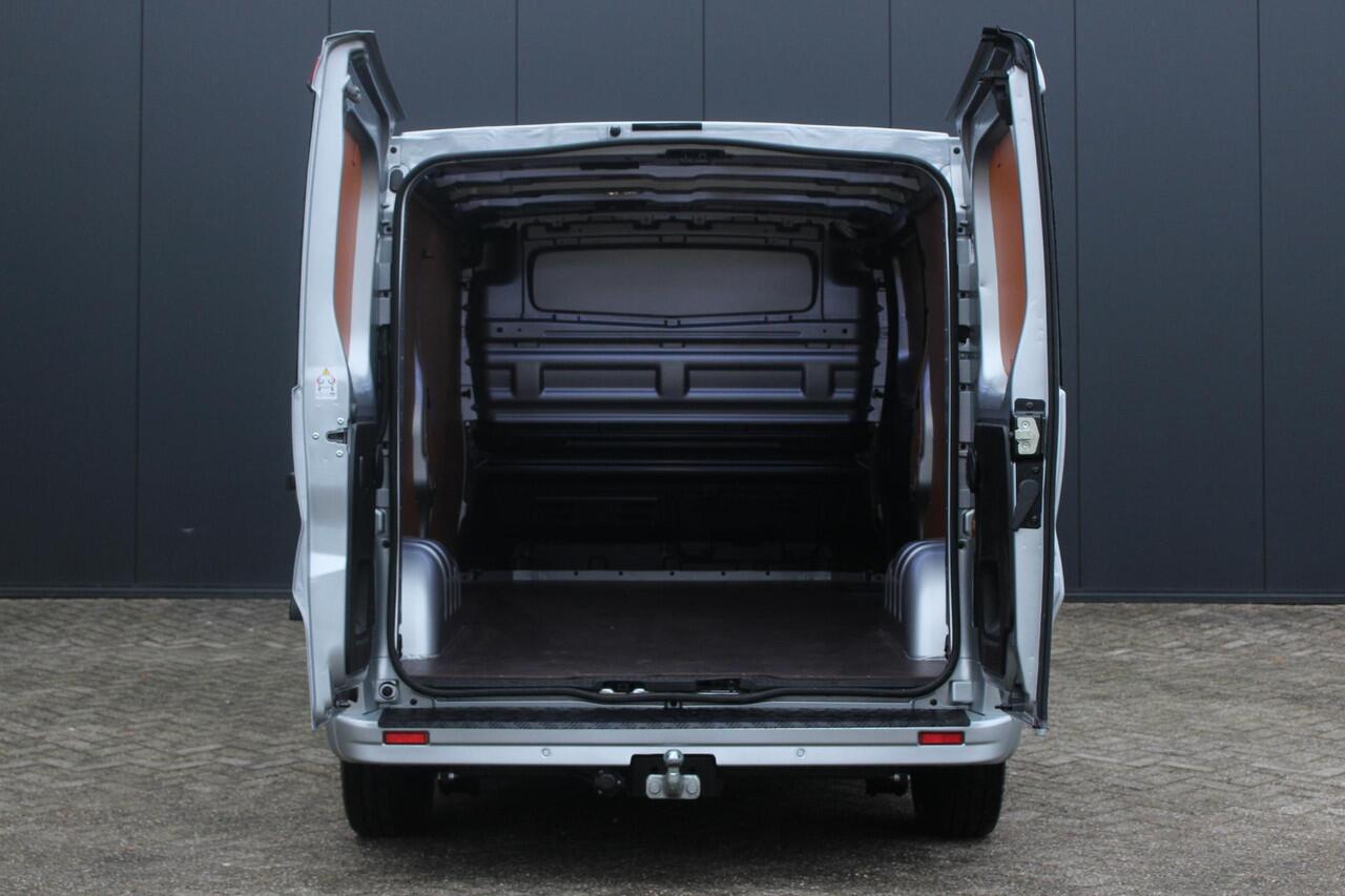 Renault TRAFIC 2.0 Blue dC1 150Pk EDC T30 L2H1 Extra | Anniversary Edition | Navigatie | Draadloze Apple & Android Carplay | Parkeersensoren & Camera | Trekhaak | Laadruimte afwerking | Lichtmetalen Velgen |