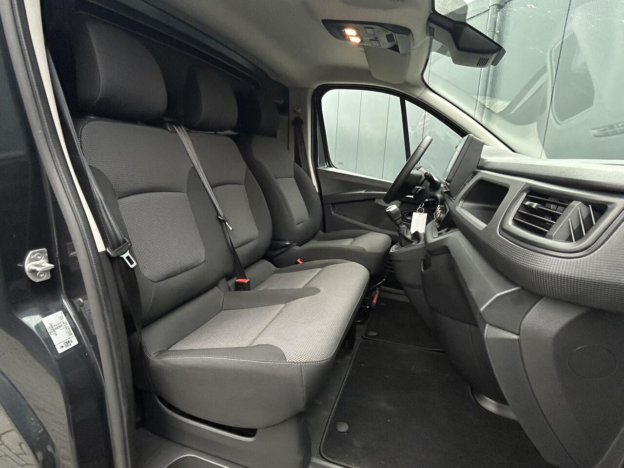 Renault TRAFIC 2.0 dCi / L2H1 / 1e EIG. / 21.178 KM !! / TREKHAAK / AIRCO / CRUISE / NAVI / APPLE CARPLAY / 3-ZITS / LED