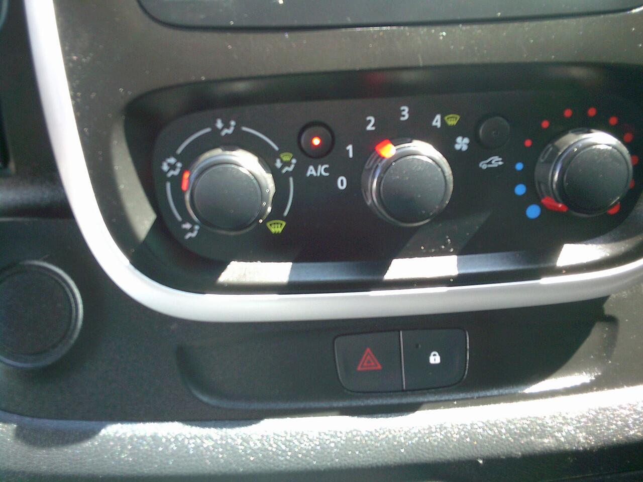 Renault TRAFIC 1.6 dCi T29 L1H1 Comfort Energy VOORZIEN VAN AIRCO+CRUISE !! 3 ZITTER !!